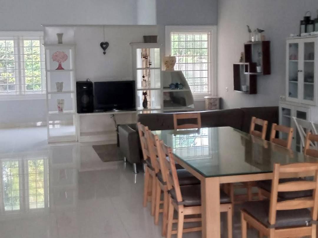 Villa 360 Lembang Extérieur photo